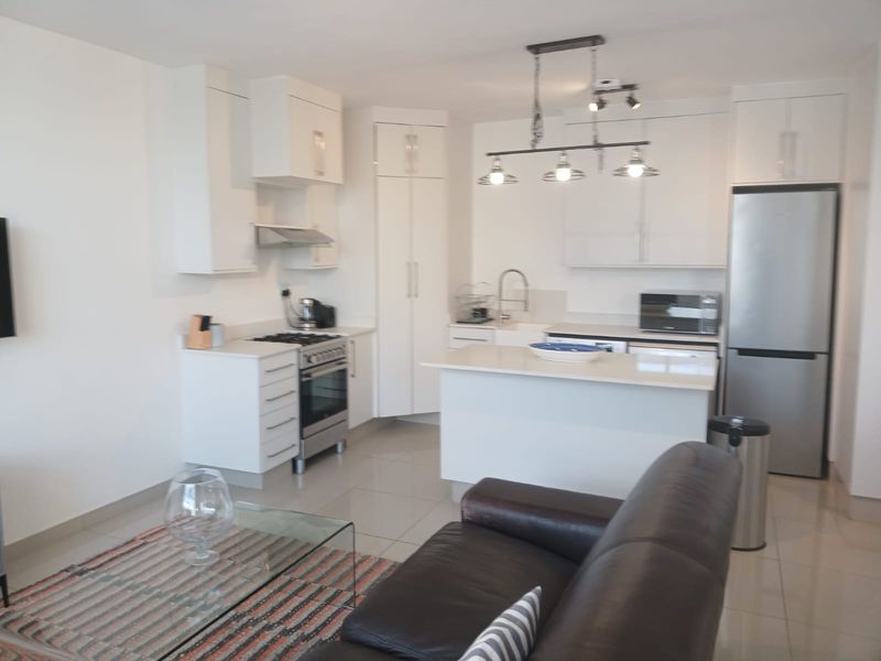 Stylish 1-bedroom apartment to let in Sandhurst, Sandton—luxury living in a prime location awaits! - Photo 3