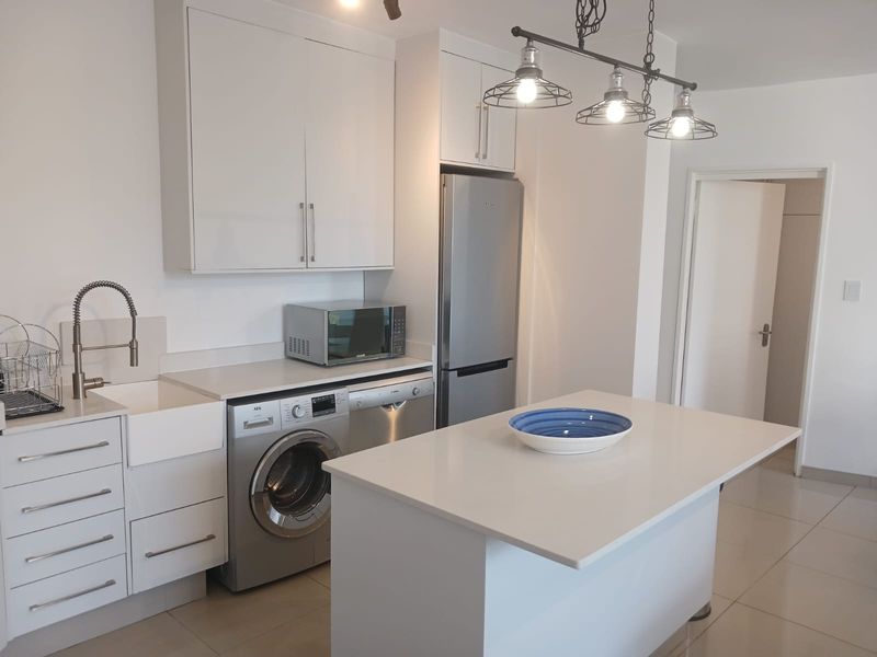 Stylish 1-bedroom apartment to let in Sandhurst, Sandton—luxury living in a prime location awaits! - Photo 6