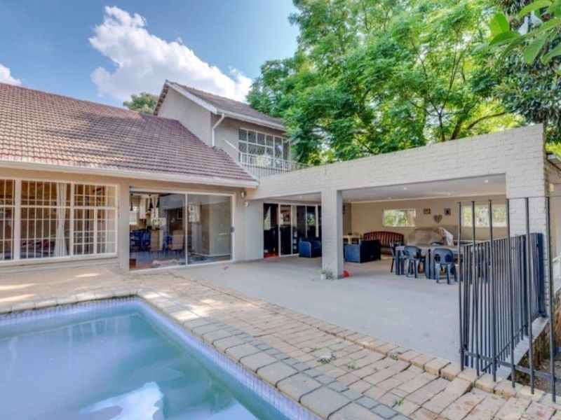 Your dream home: Stunning 4-bedroom house for sale in the desirable Savoy Estate, Johannes - Photo 4
