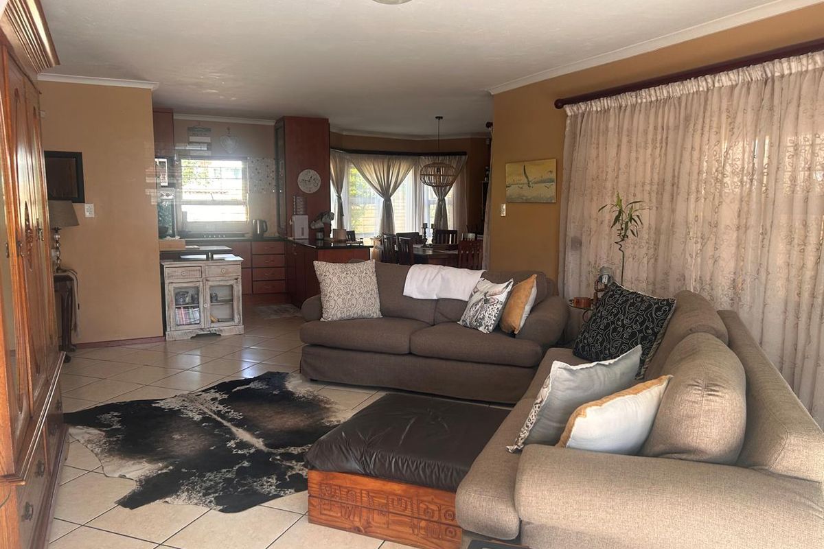 Elegant Double-Storey! - Photo 5