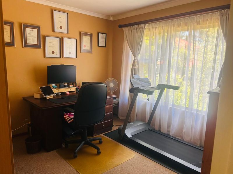 Elegant Double-Storey! - Photo 10