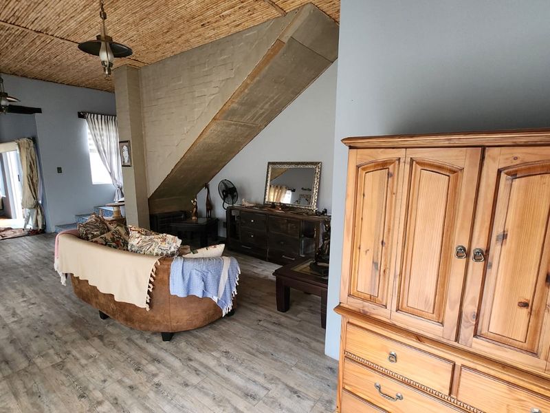 Luxury Family Living with Scenic Views in Rietvlei Ridge - Photo 5