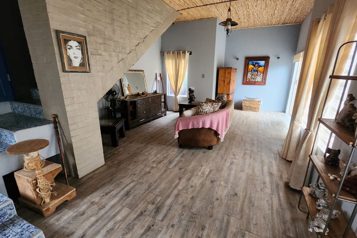 Luxury Family Living with Scenic Views in Rietvlei Ridge - Photo 4