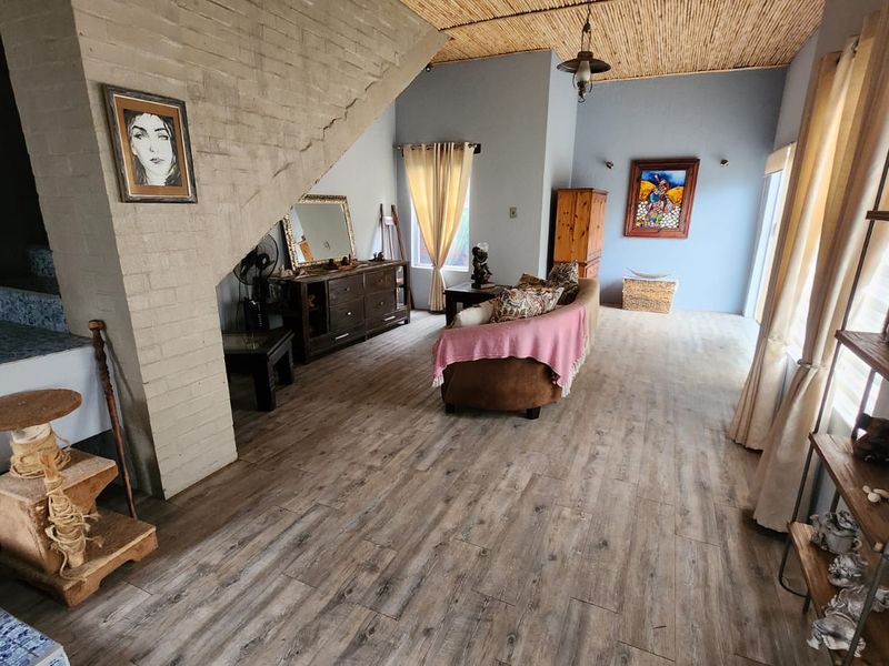 Luxury Family Living with Scenic Views in Rietvlei Ridge - Photo 4