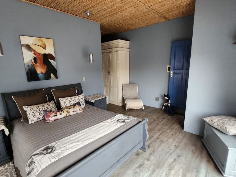 Luxury Family Living with Scenic Views in Rietvlei Ridge - Photo 8