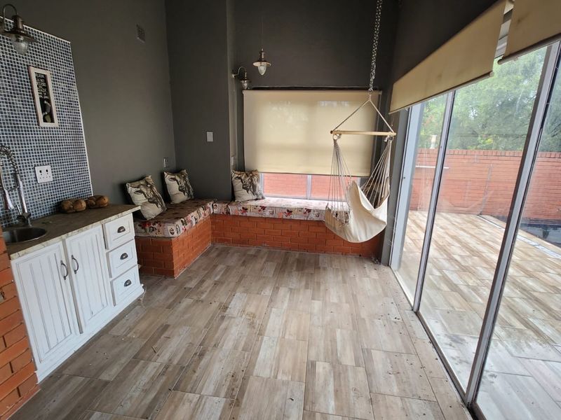 Luxury Family Living with Scenic Views in Rietvlei Ridge - Photo 7