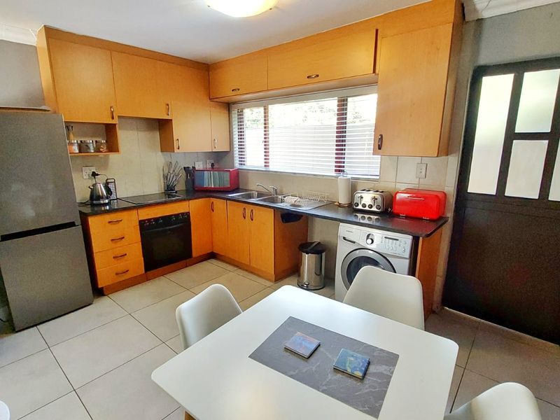 Fully Furnished Two Bed Two Bath Duplex - Photo 5