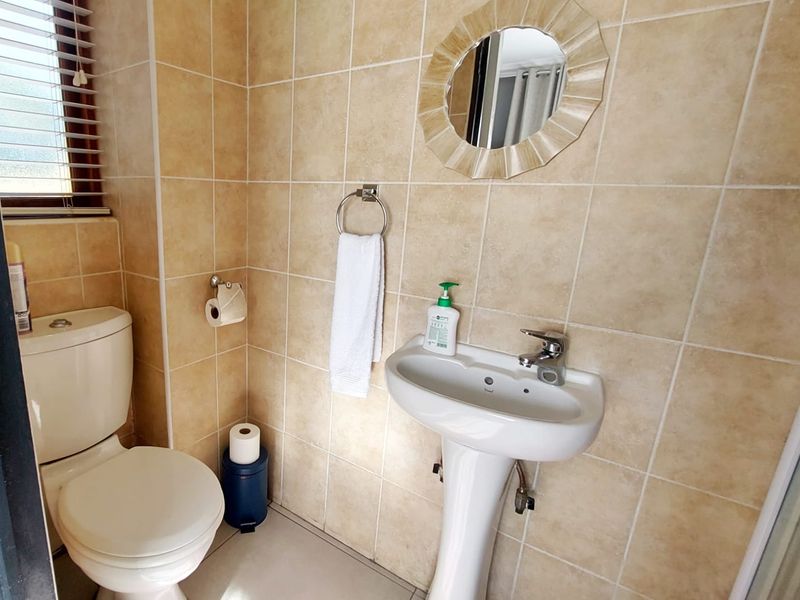 Fully Furnished Two Bed Two Bath Duplex - Photo 9