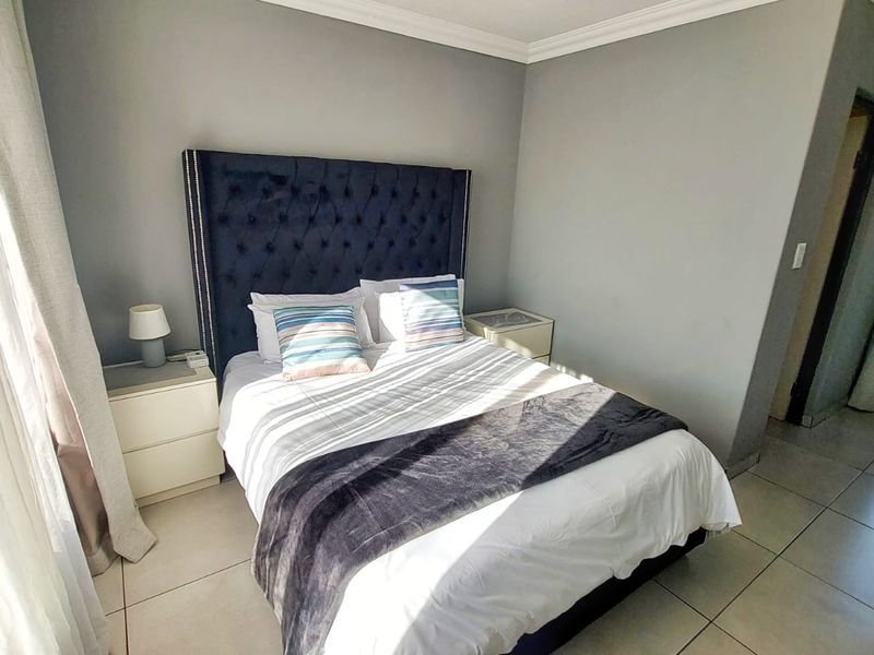 Fully Furnished Two Bed Two Bath Duplex - Photo 7