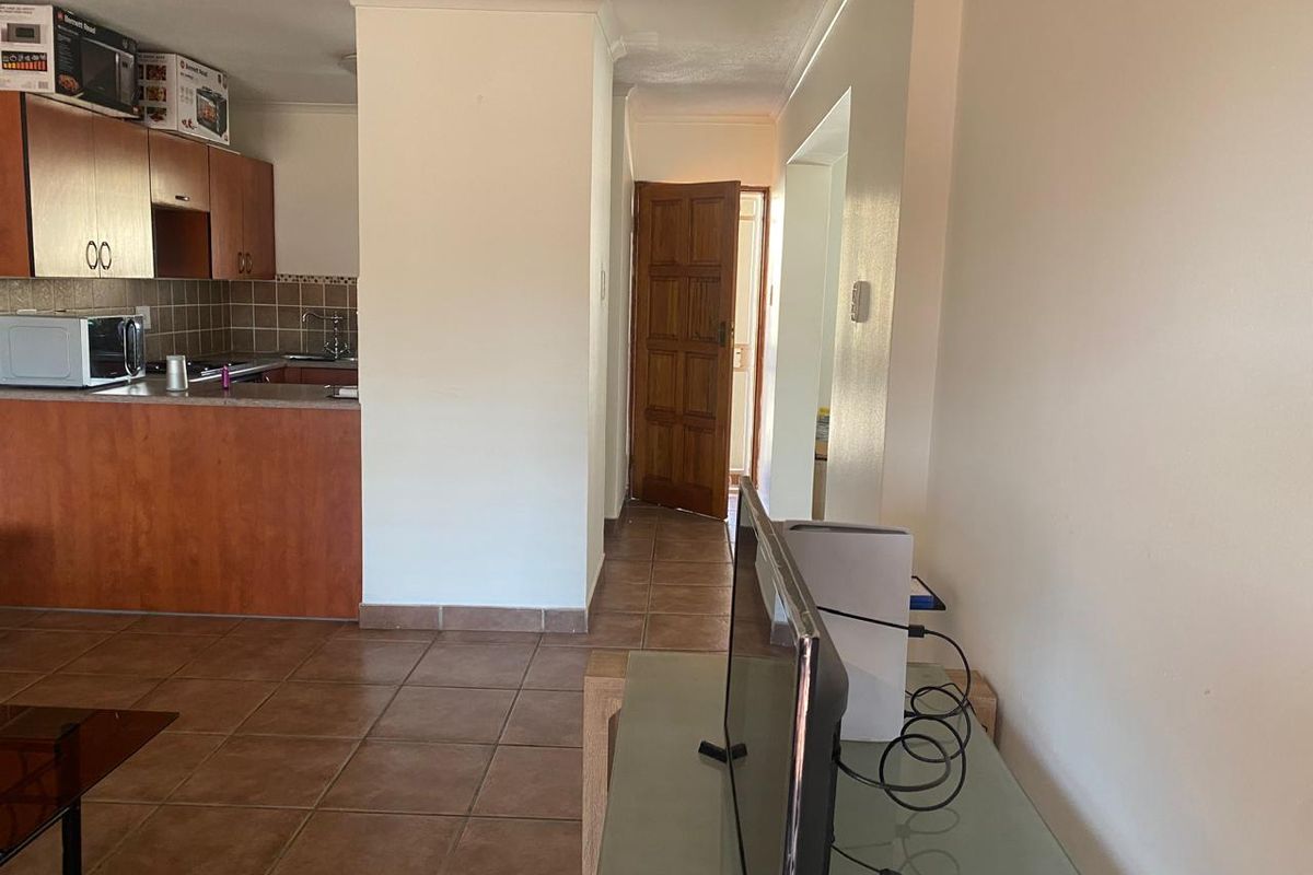 Modern 2-Bedroom Apartment at Sparrow Gate: Your Southern Oasis - Photo 4