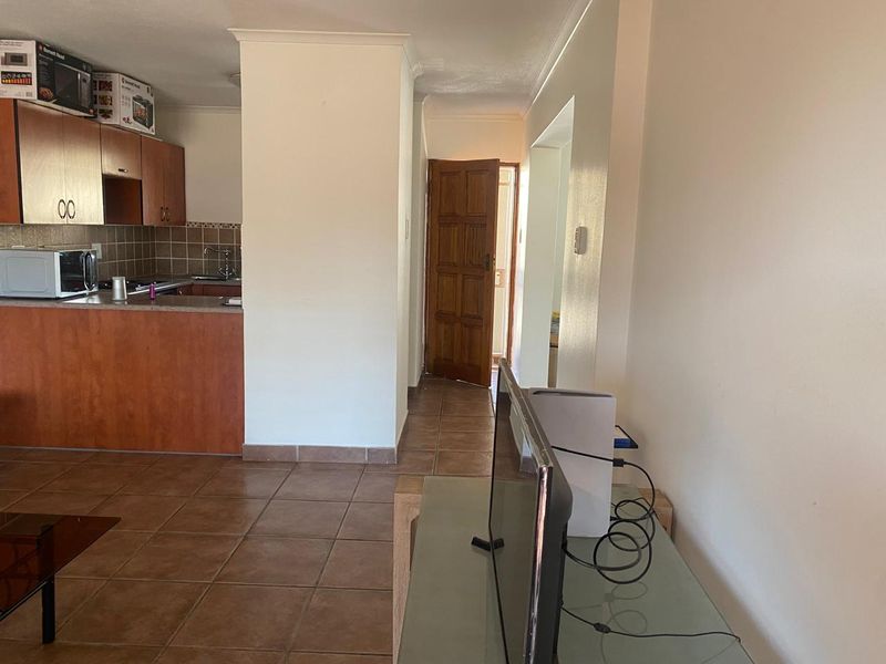 Modern 2-Bedroom Apartment at Sparrow Gate: Your Southern Oasis - Photo 4