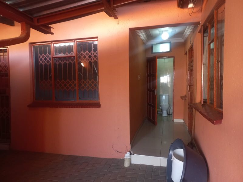 Income-Boosting Gem in Soshanguve GG! Unlock the power of property investment. - Photo 6