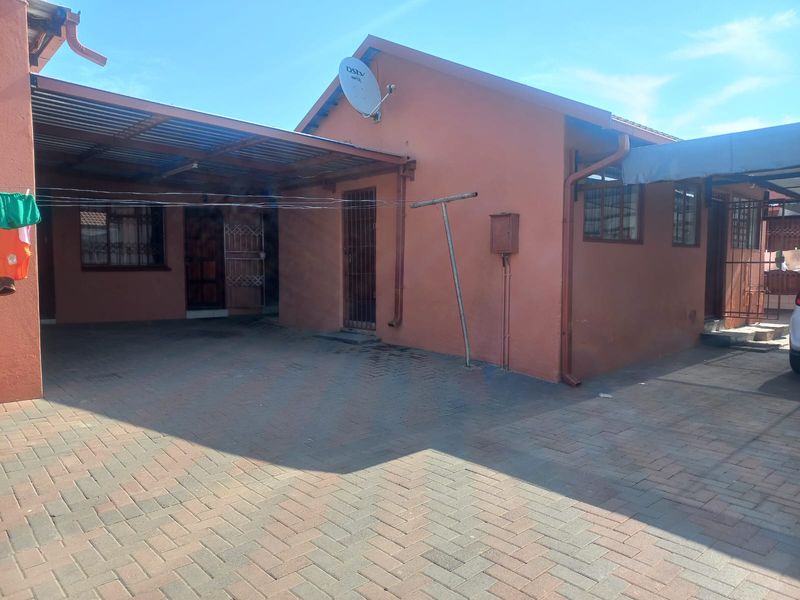 Income-Boosting Gem in Soshanguve GG! Unlock the power of property investment. - Photo 2