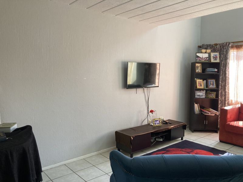 A cosy spacious North facing apartment for Sale - Photo 2