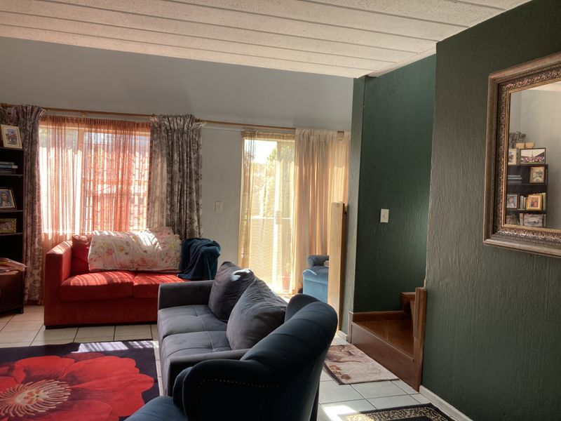 A cosy spacious North facing apartment for Sale - Photo 3