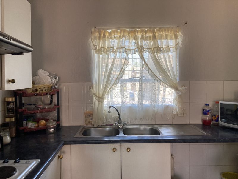 A cosy spacious North facing apartment for Sale - Photo 4