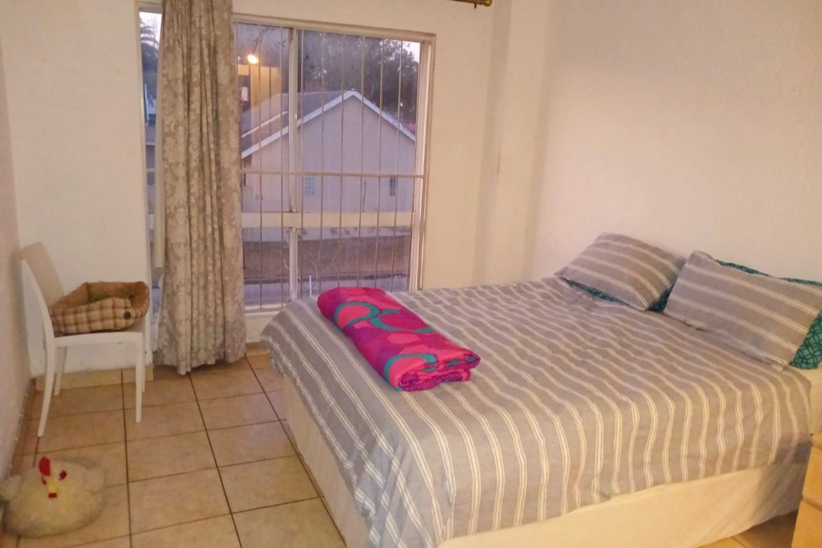 1 BEDROOMED EN-SUITE SECURE APARTMENT WITH PANORAMIC VIEWS - Photo 4