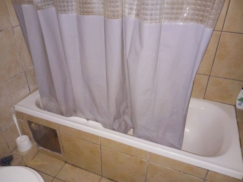 1 BEDROOMED EN-SUITE SECURE APARTMENT WITH PANORAMIC VIEWS - Photo 8