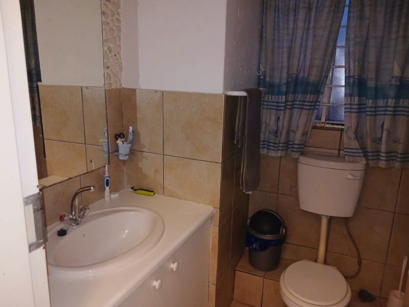 1 BEDROOMED EN-SUITE SECURE APARTMENT WITH PANORAMIC VIEWS - Photo 6