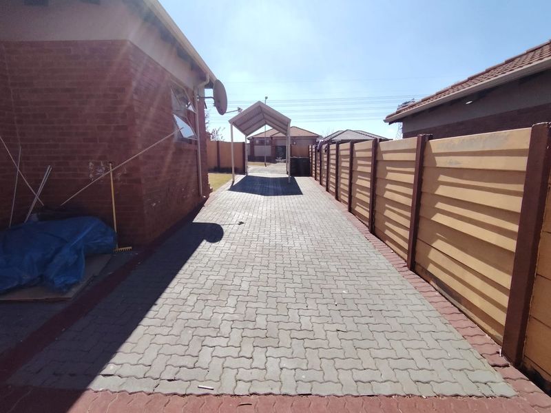 3 Bedroom House for Sale in Thatch Hill - Photo 6