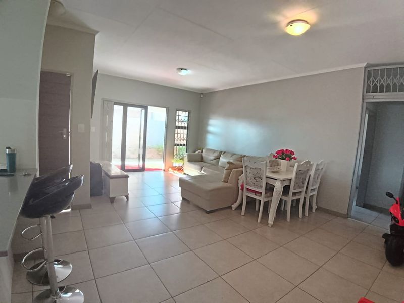 Stunning 3-bedroom freestanding home in Amberfield City, Centurion—your dream home awaits! - Photo 8