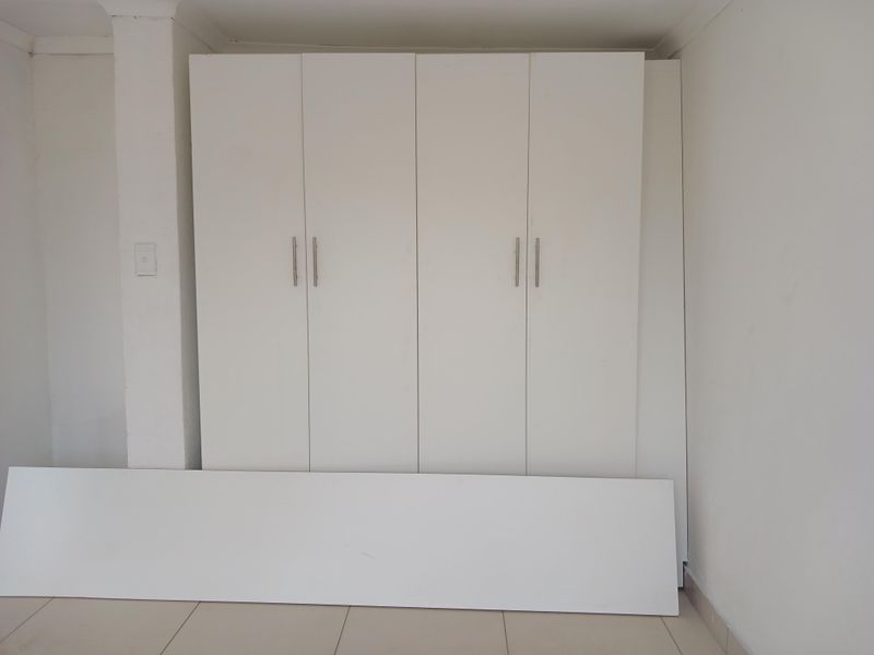 Charming 1-bedroom cottage To-Let  In A Quiet Area Of  Bloubosrand - Photo 4