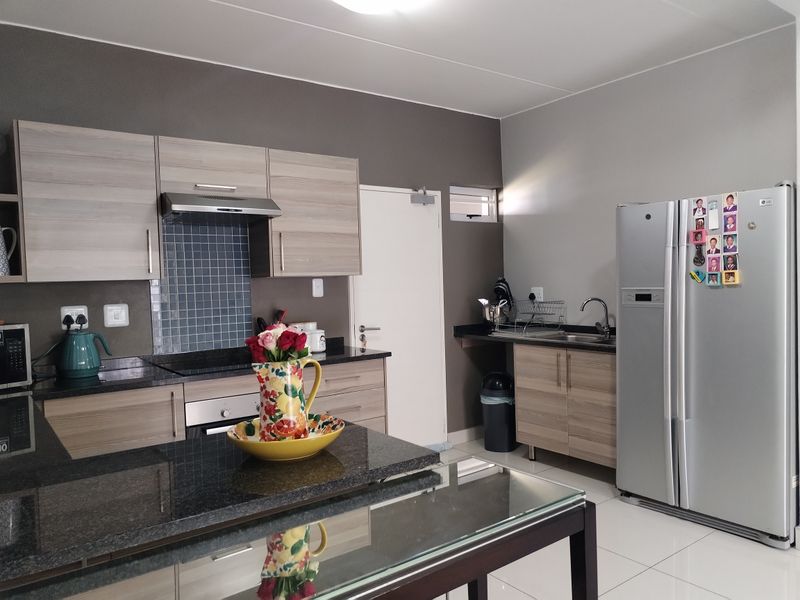 Spacious 2-bedroom apartment to let in Blue Hills, Midrand – modern living in a prime location! - Photo 10