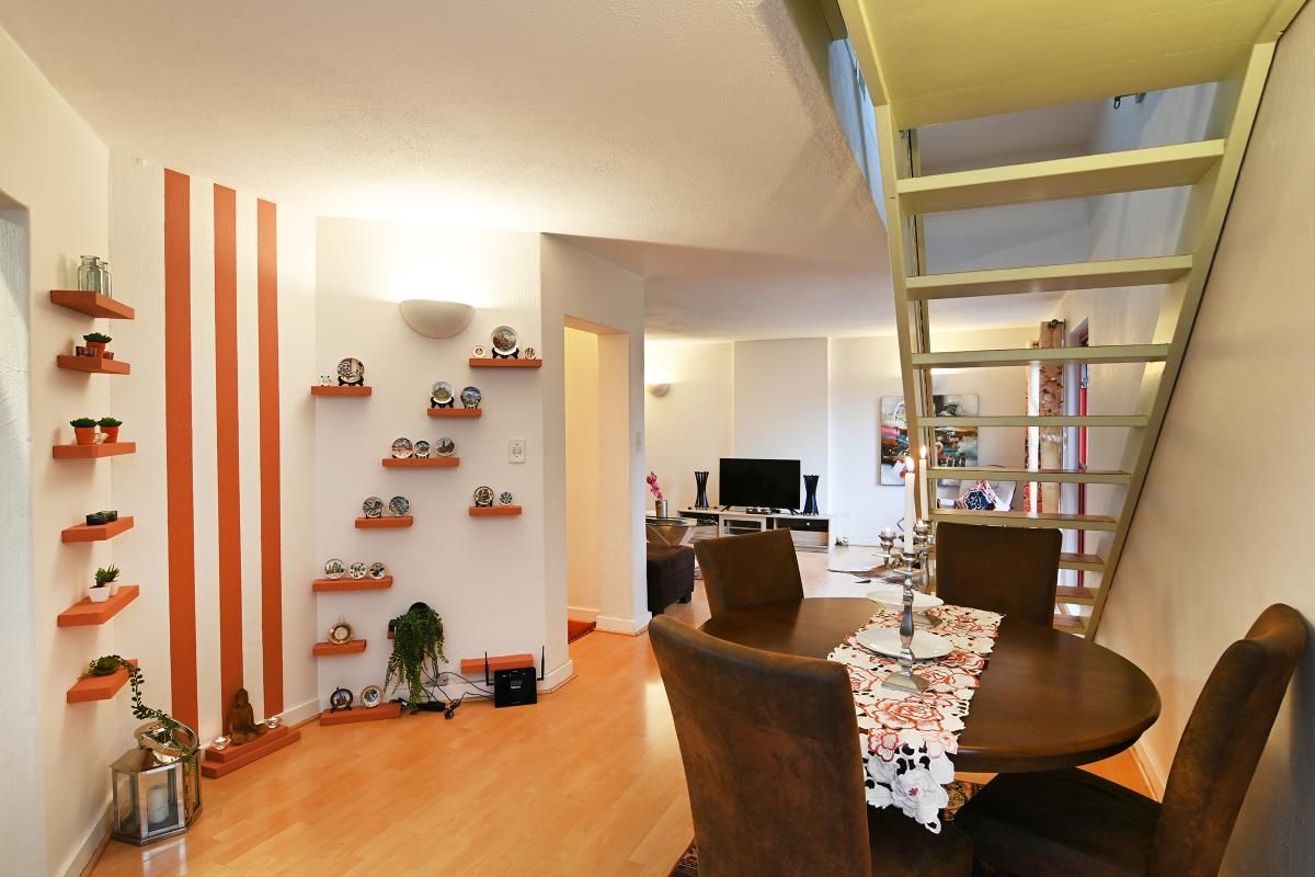 stand alone  double story - Photo 3