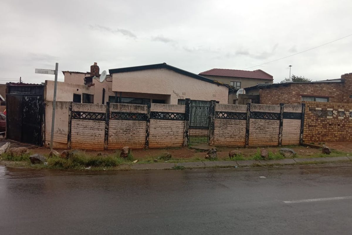 House for Sale in Dhlamini - Photo 3