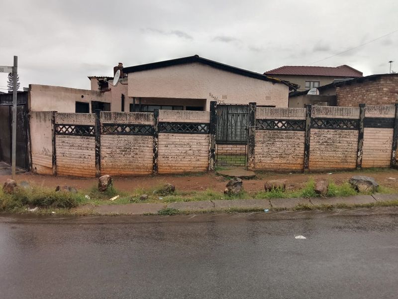 House for Sale in Dhlamini - Photo 9