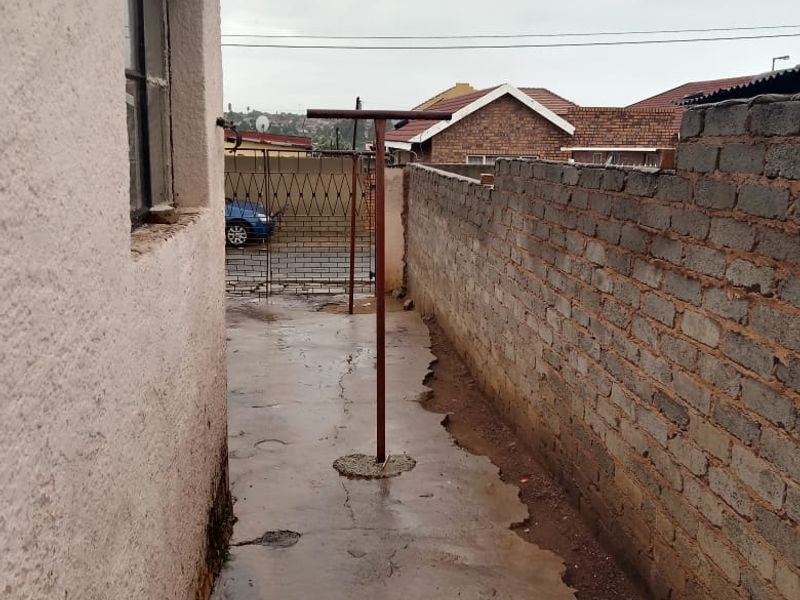 House for Sale in Dhlamini - Photo 8