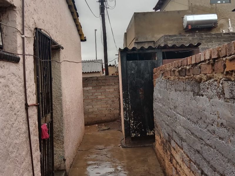 House for Sale in Dhlamini - Photo 6