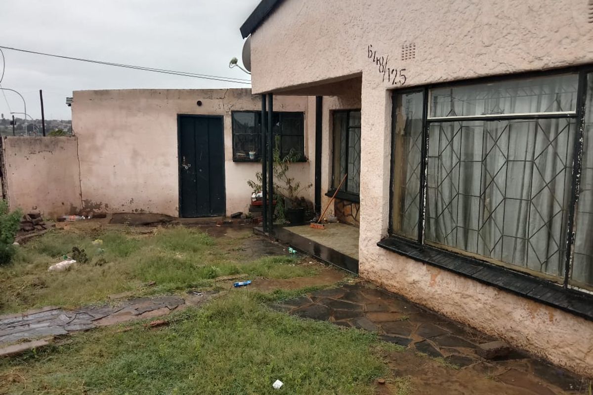 House for Sale in Dhlamini - Photo 2