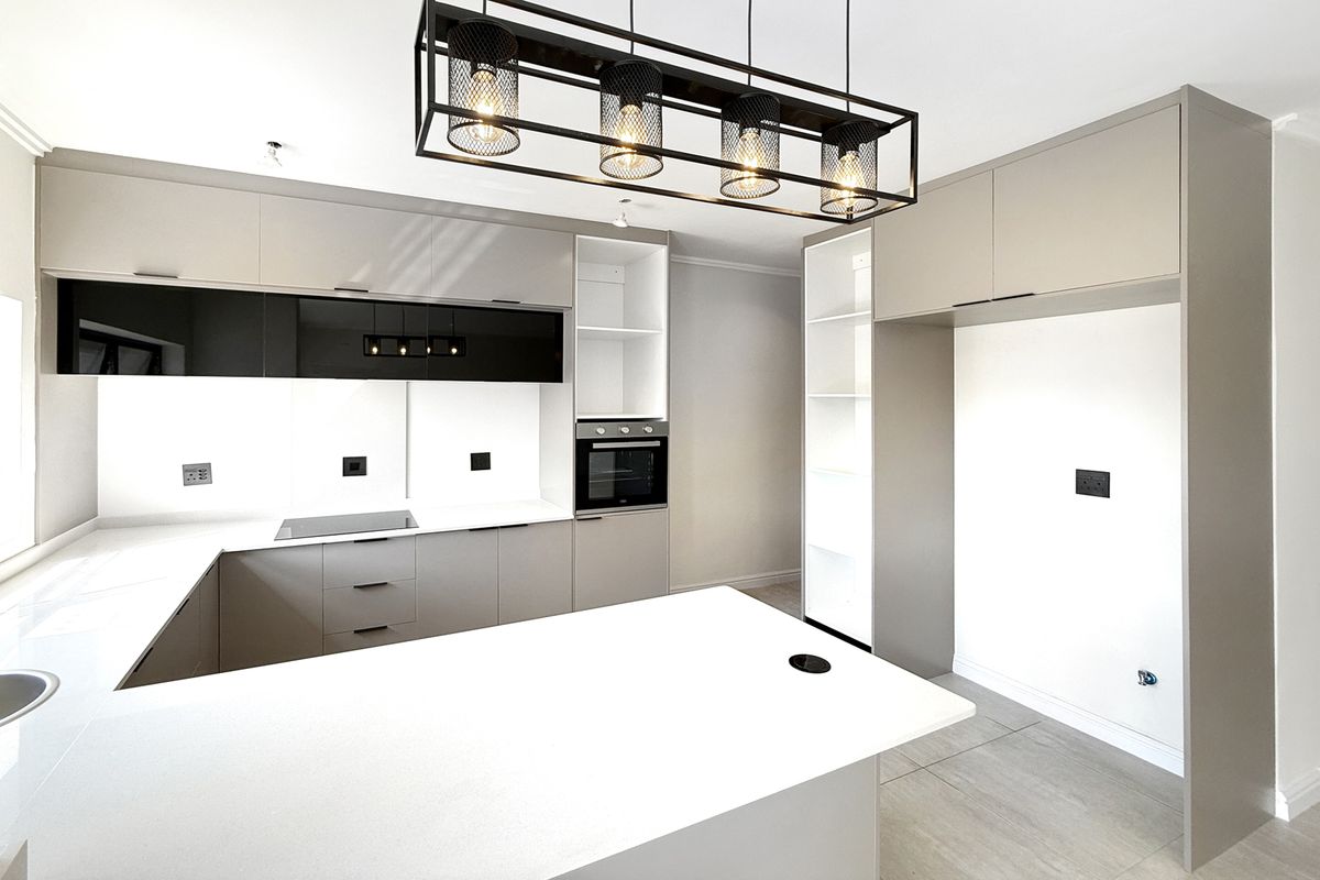 NEW, MODERN THREE BED TOWNHOUSE – NO TRANSFER DUTY - Photo 4