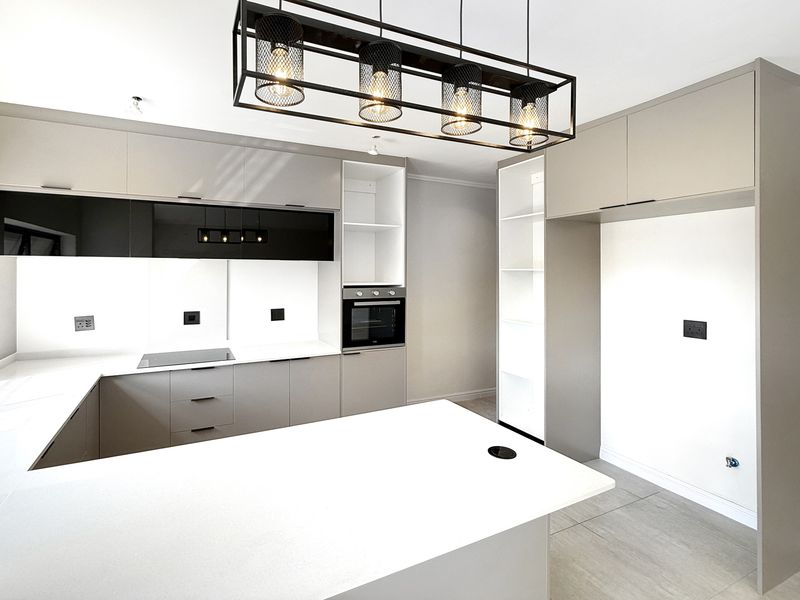 NEW, MODERN THREE BED TOWNHOUSE – NO TRANSFER DUTY - Photo 4