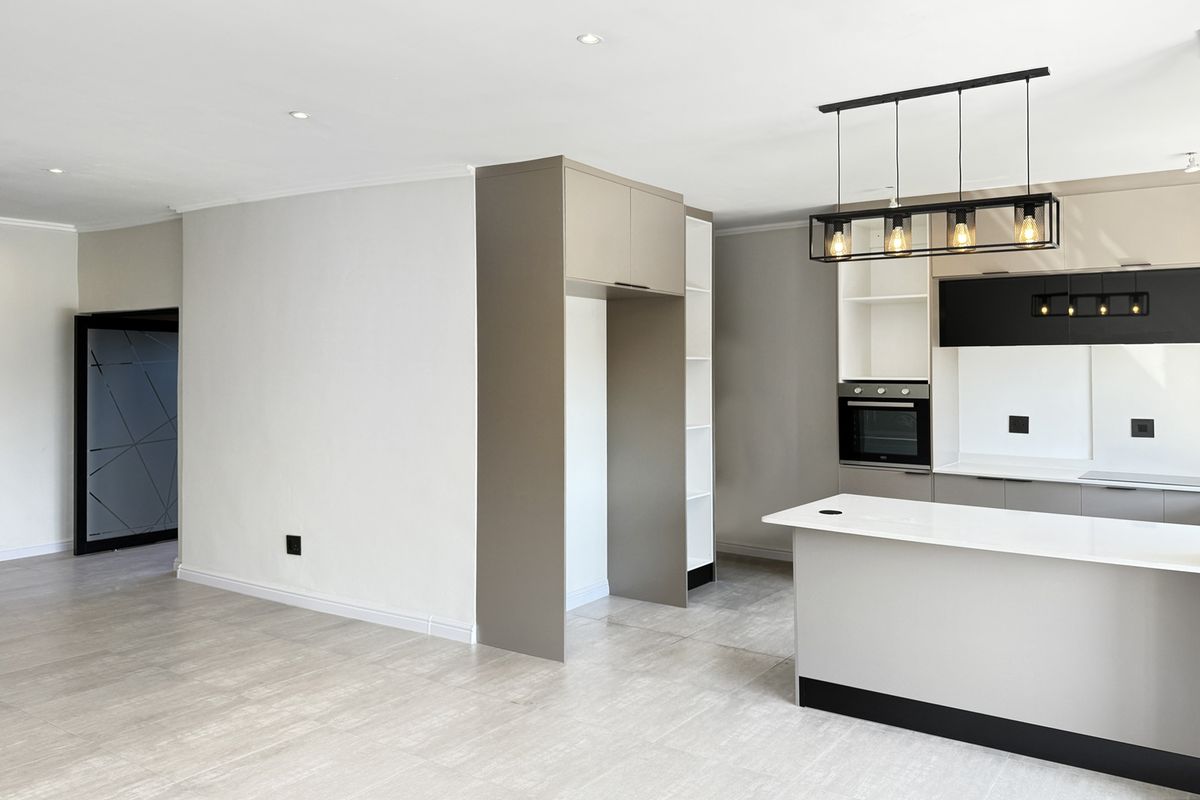 NEW, MODERN THREE BED TOWNHOUSE – NO TRANSFER DUTY - Photo 5