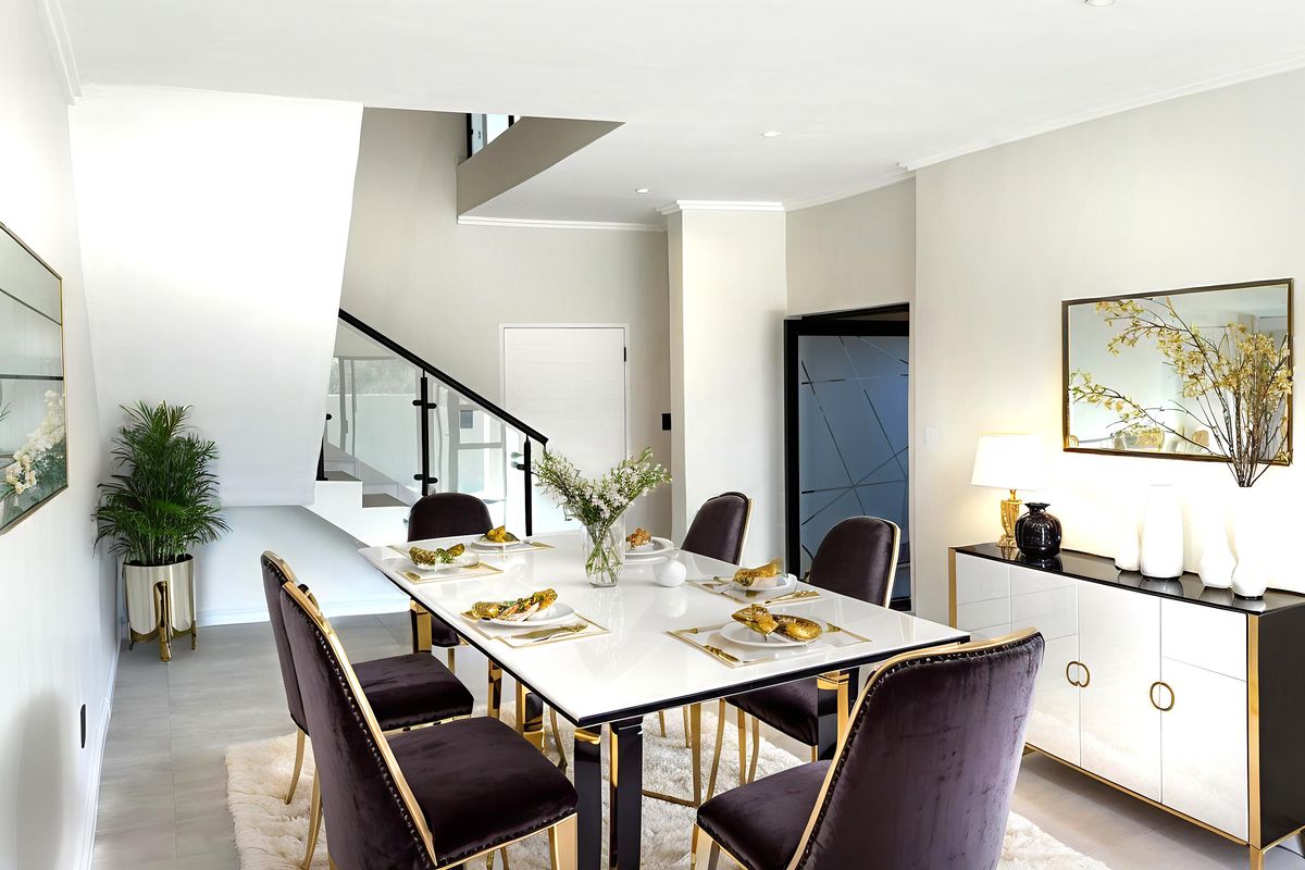 STUNNING, MODERN THREE BED APARTMENT - Photo 5