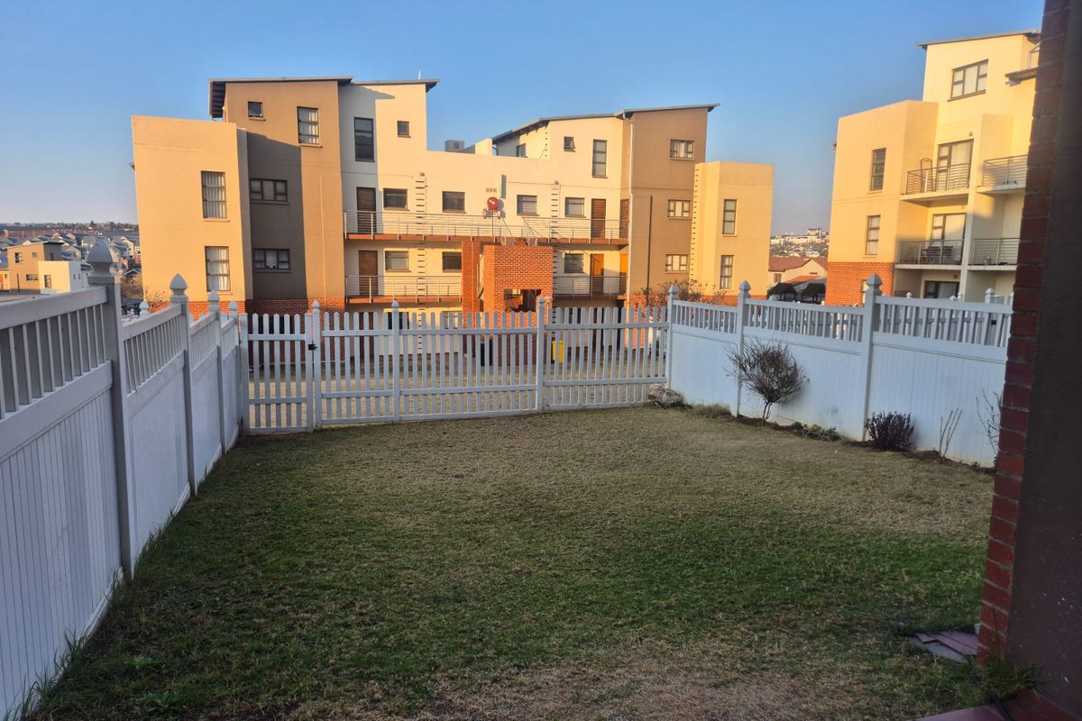 Modern 2-bedroom Garden Unit for Sale In safe Secure Complex- St Aidens - Photo 4