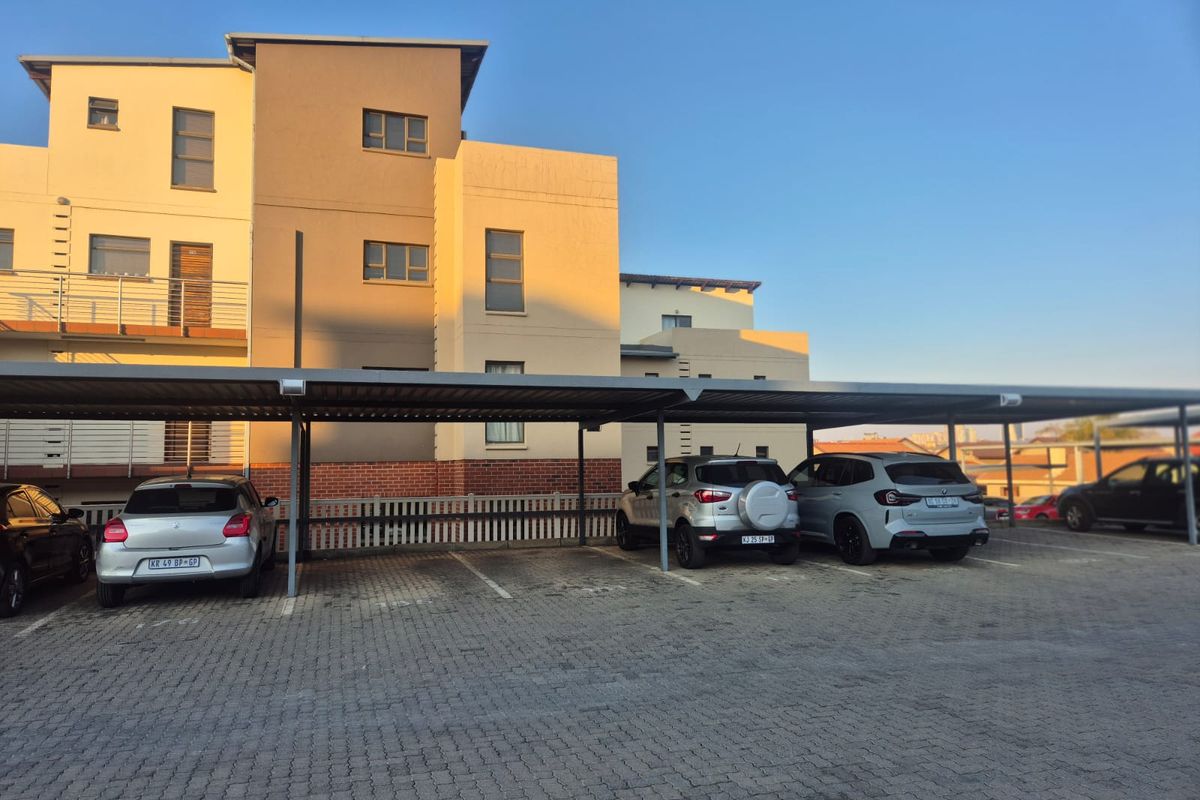 Modern 2-bedroom Garden Unit for Sale In safe Secure Complex- St Aidens - Photo 3