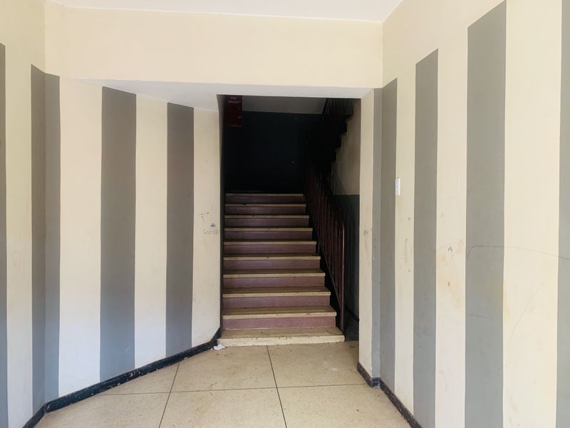 Perfect 12 bedroom house for sale in Bellevue, Jhb - Large families or investors Dream! - Photo 3
