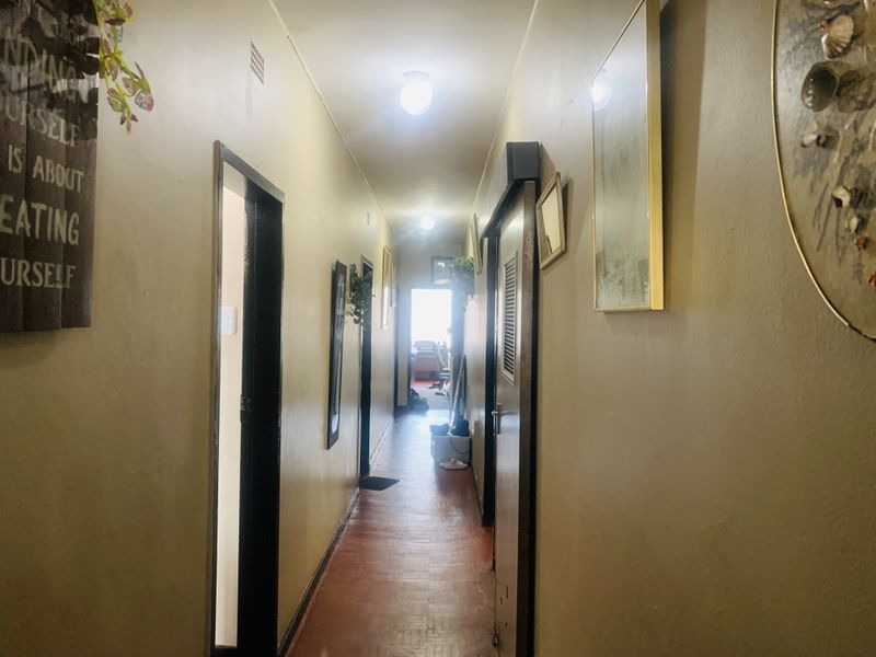 Perfect 12 bedroom house for sale in Bellevue, Jhb - Large families or investors Dream! - Photo 8