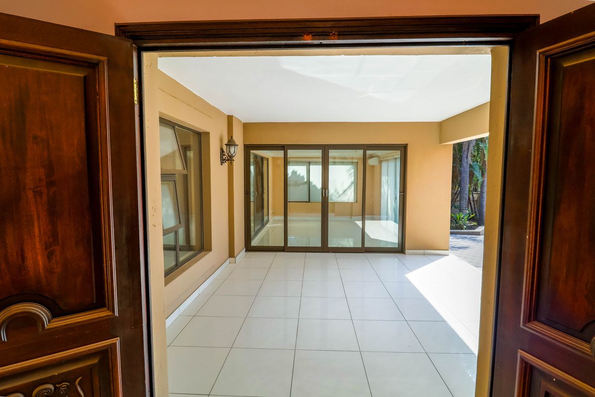 An Executive Duplex Residence, perfectly designed for officials and high-profile individual - Photo 2