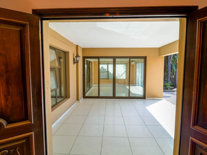 An Executive Duplex Residence, perfectly designed for officials and high-profile individual - Photo 2