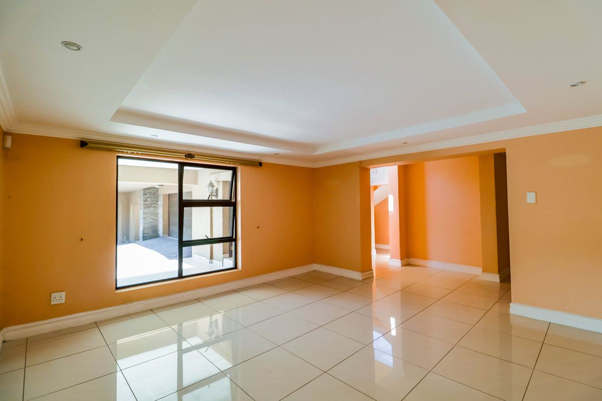 An Executive Duplex Residence, perfectly designed for officials and high-profile individual - Photo 5