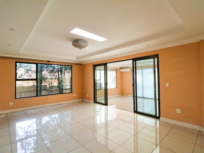 An Executive Duplex Residence, perfectly designed for officials and high-profile individual - Photo 6