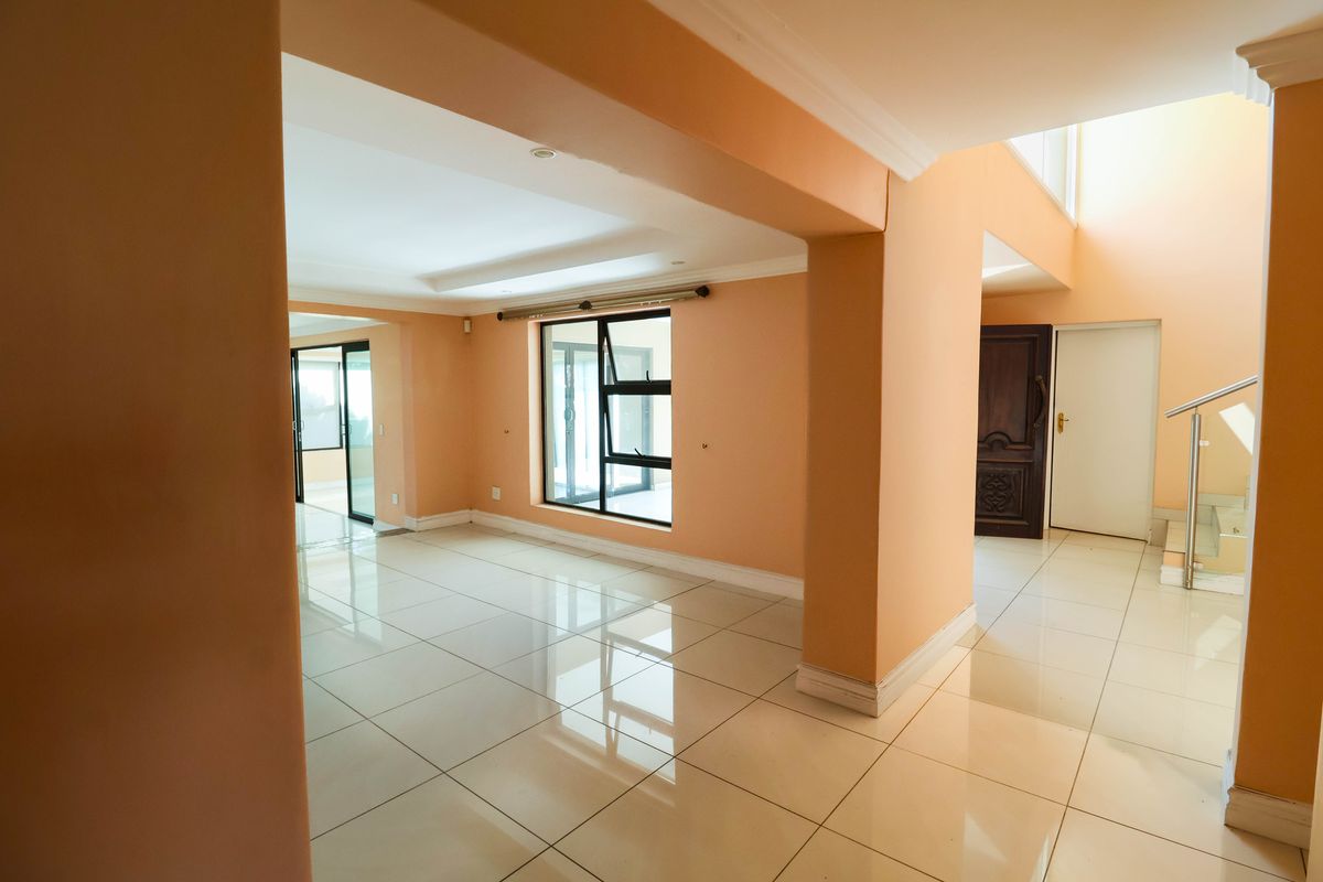 An Executive Duplex Residence, perfectly designed for officials and high-profile individual - Photo 3