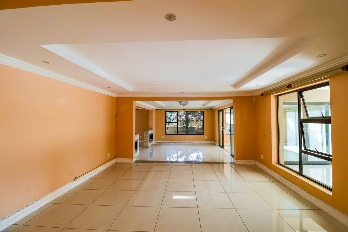 An Executive Duplex Residence, perfectly designed for officials and high-profile individual - Photo 4