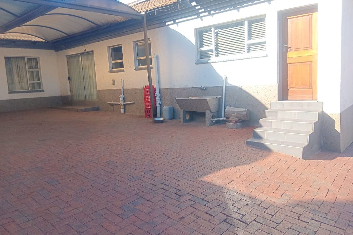 4 Bedroom house to rent in Liefde en Vrede - Photo 2