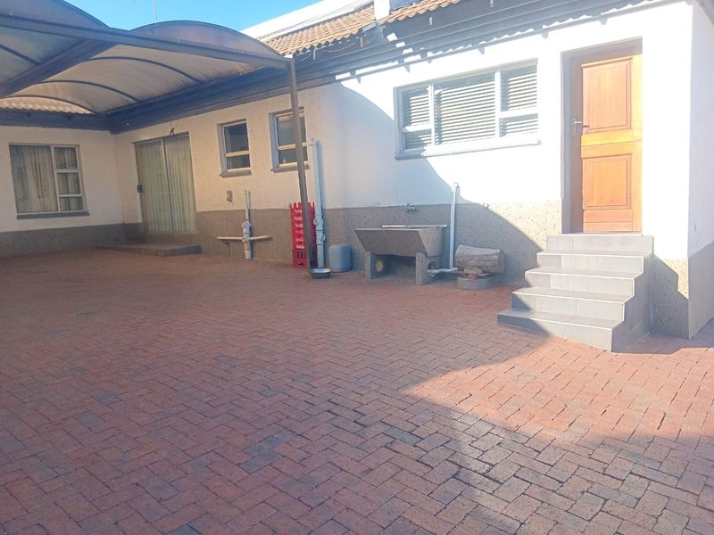 4 Bedroom house to rent in Liefde en Vrede - Photo 2