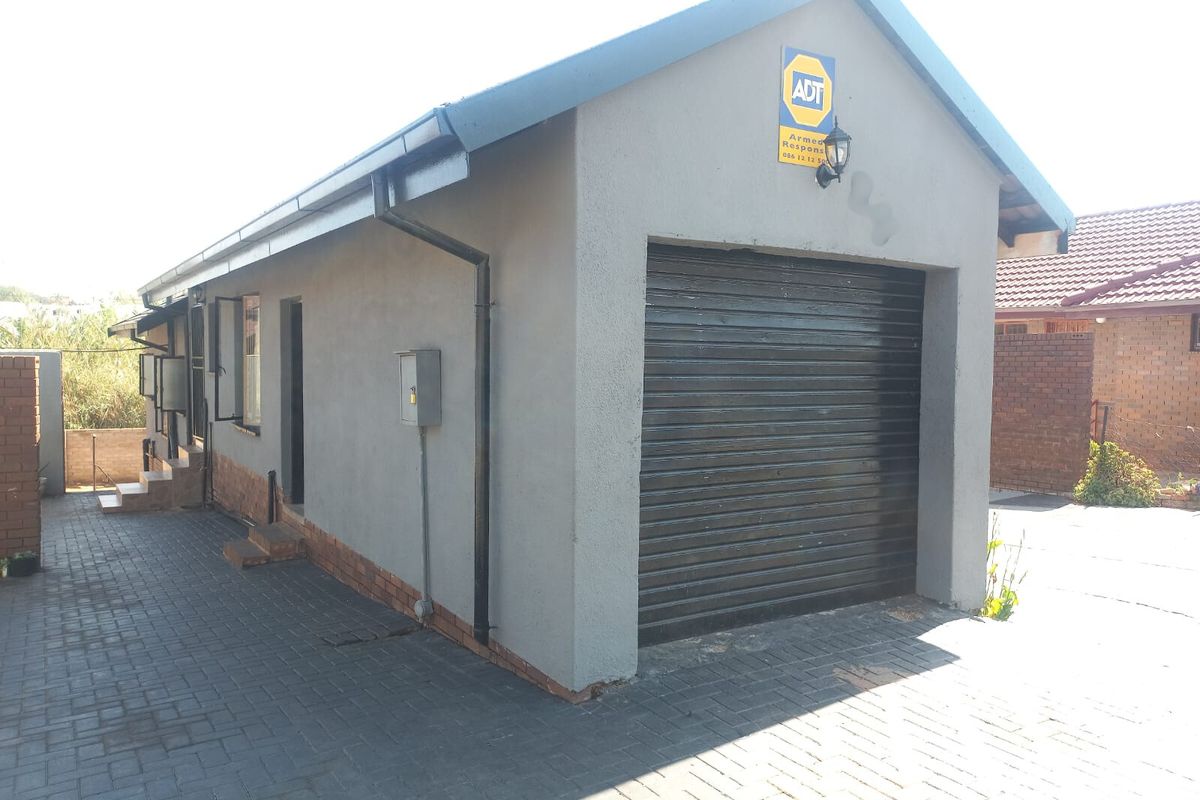Modern Comfort Meets Convenience in Soshanguve Block BB - Photo 4